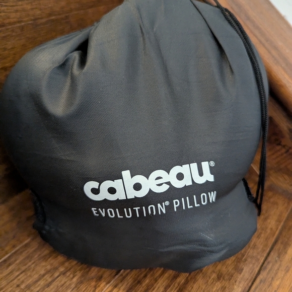 Cabeau Evolution Gray Travel Pillow Memory Foam Comfort New Never Used - Picture 2 of 14